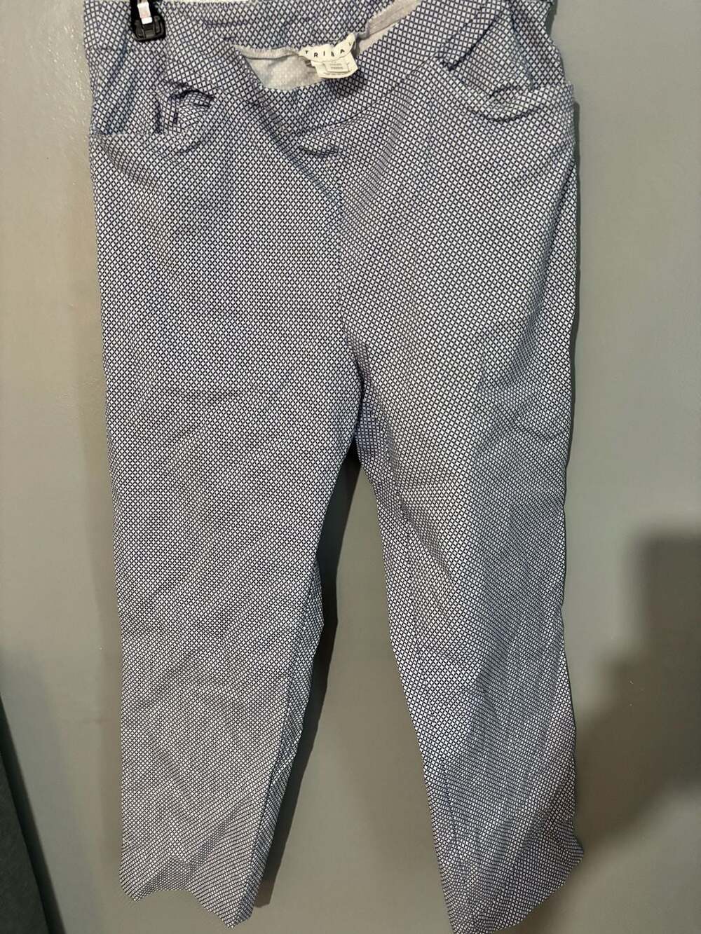 Tribal Women's Geometric Pattern Tummy Control Capri Pants Size 12